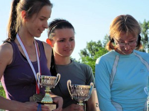 Anna Szyszka (w środku), zwyciężczyni w kategorii kobiet.
