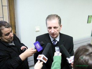 Mirosław Leśkowicz twierdzi, że od 1 marca poradnie powinny już świadczyć usługi swoim pacjentom. Fot. AB