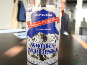 Na etykiecie jest zaznaczone, że to Polska wódka oraz, że została wyprodukowana w siedleckim Polmosie. Fot.AB