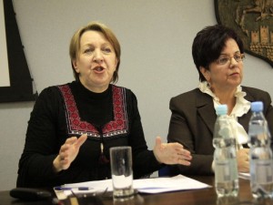 Maria Gadomska i Anna Sochacka podczas dzisiejszej konferencji 