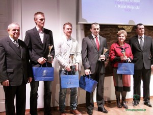Laureaci w kategorii Zawodnik Roku 2011: Tomasz Jaszczuk (drugi od lewej), Maciej Staręga, Cyprian Grzęda. Fot. AB