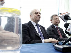 Minister rolnictwa Stanisław Kalemba i Jerik Utembajew, ambasador Kazachstanu. fot. AB